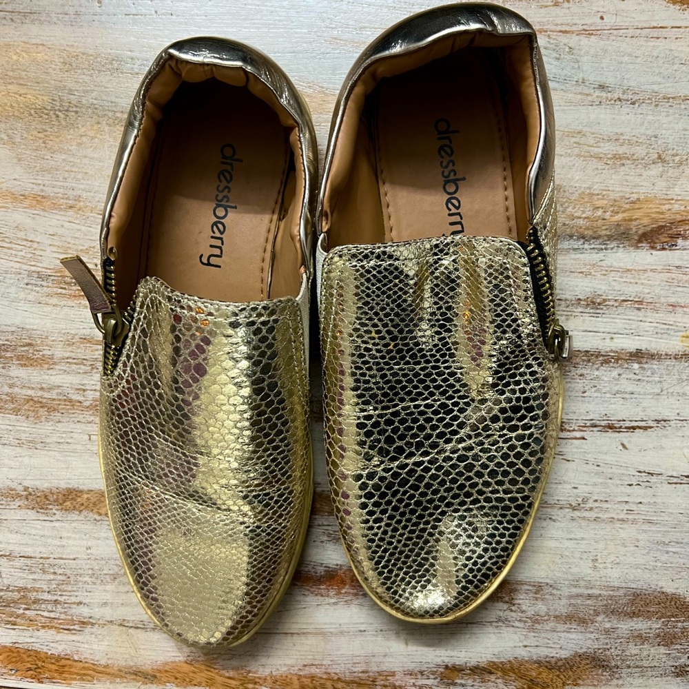 Dressberry gold-toned croc texturedslip-on sneakers size- 36 - Picture 1 of 3